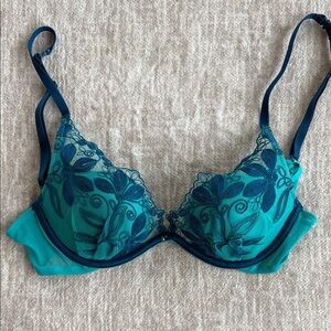 Victoria’s Secret Lace Underwire Bra